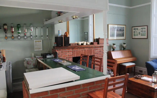 Heathcliff House, Exclusively for Adults, Free Large Car Park