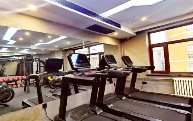 Heilongchen Business Hotel (Heihe Railway Station)