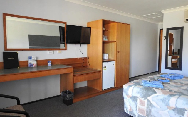 Koorawatha Homestead Motel