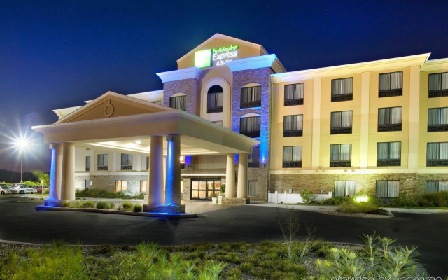 Holiday Inn Express & Suites Selma by IHG