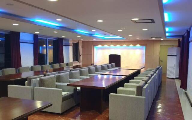 Mangsang Beach Pension