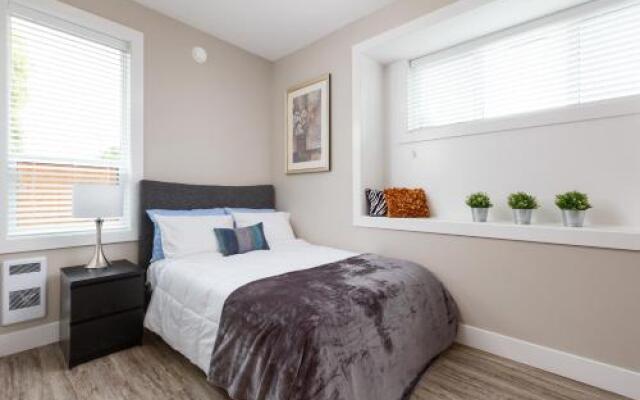 Private and Cozy 2bdr 2BA Home in Kitsilano