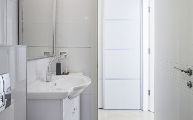 Brand New Apartment 1 Min Walk Beach TL1