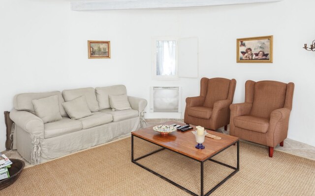Spacious Castle in Jonquieres with Swimming Pool