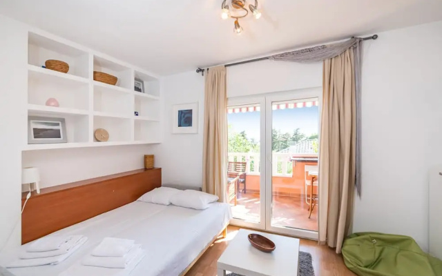 Mirella Cosy Apartment With Two Bedrooms