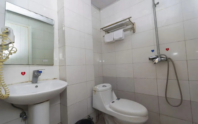 Jiushun Business Hotel (Hangzhou Jiubao Bus Terminal)