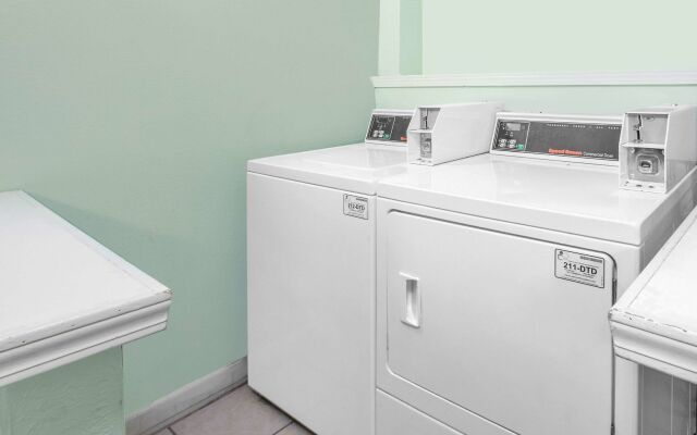 Quality Inn & Suites Howe - Sturgis