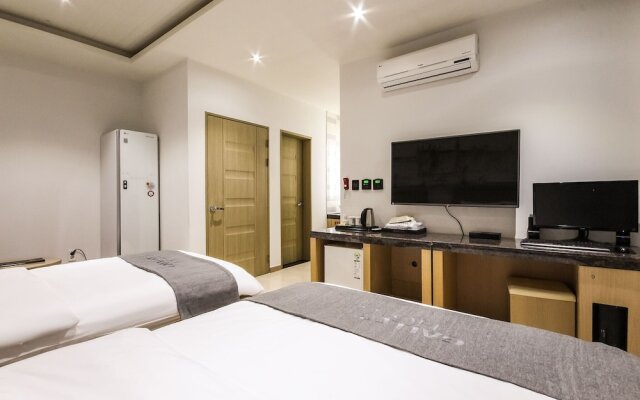 Gallery Hotel