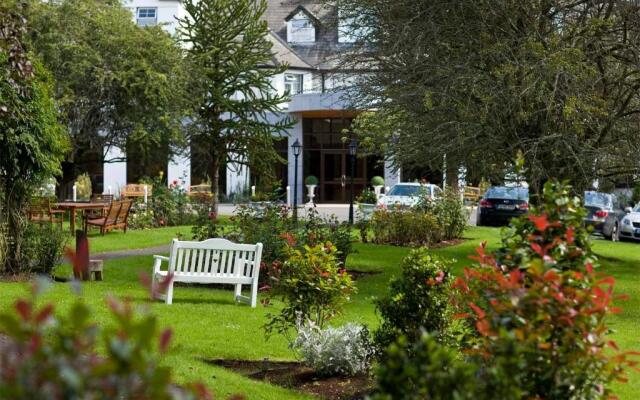 Twin Trees Hotel