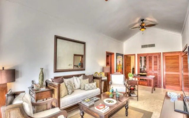 Sunny Vacation Villa 78