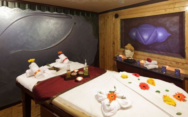 Manu Allaya Spa Resort