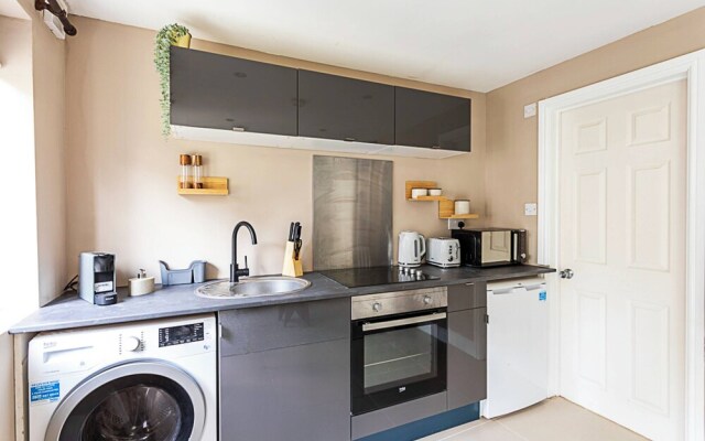 Charming Garden Studio