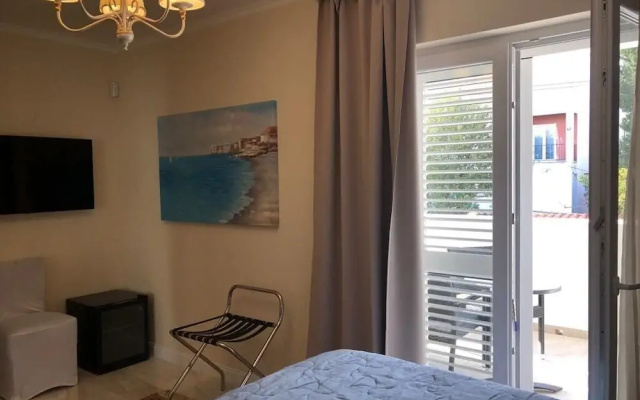 Diklo Beach Rooms