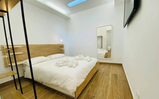 Prestigious Villa Olimpo With Pool And Sea View