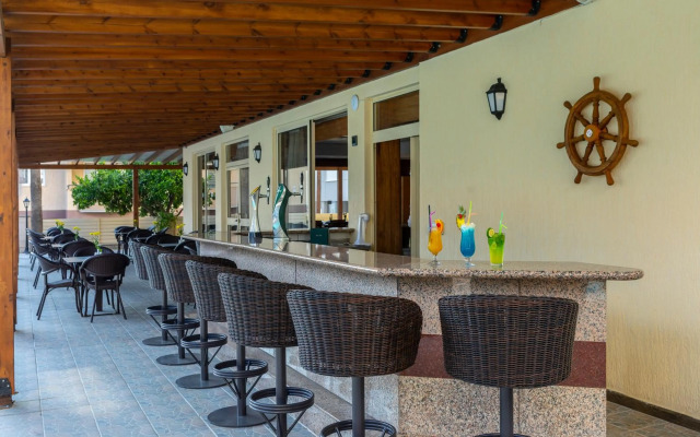 Kapetanios Limassol Hotel