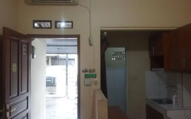 Budi House & Food Station