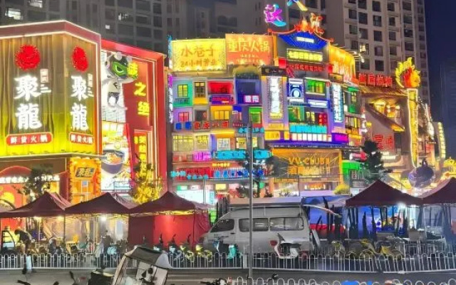 Quanhuan Quanpeng Hotel (Wujiaba Central Park Zhonghai International Center) – Outside – Kunming