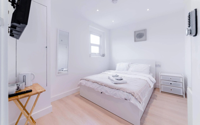 Fantastic Rooms in a Serviced Flat