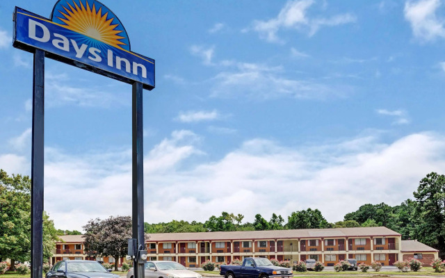Days Inn by Wyndham Newport News