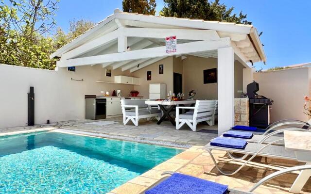 Beach Villa Heart House with private pool