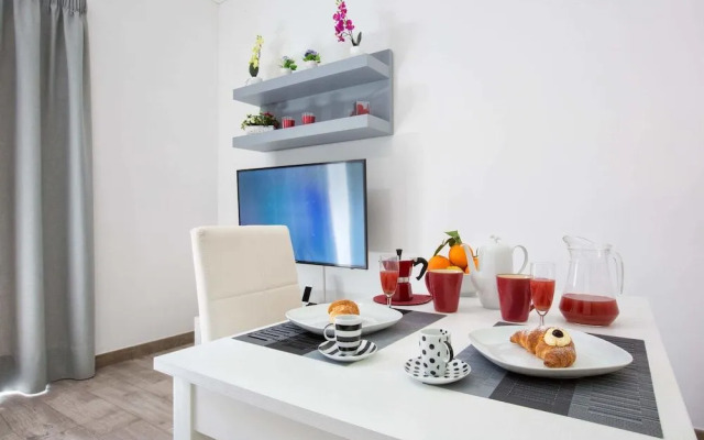 Modern Sorrento two bedroom Apartment with Terrace