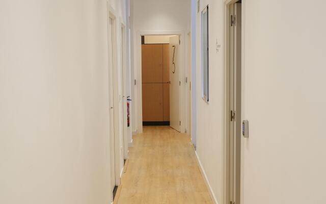 Guitar Hostel