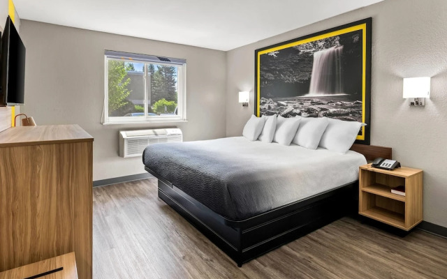 Super 8 Lewiston Auburn Area