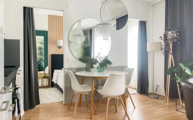 Cozy apartment right next to metro station