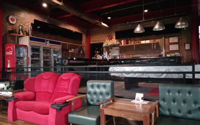 One Four Seven Hotel & Snooker Bar