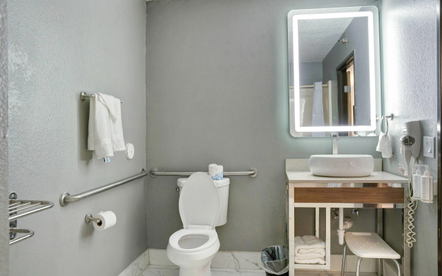 Days Inn by Wyndham Omaha/West Dodge