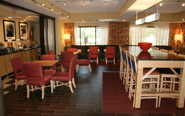 Hampton Inn Louisville-Airport