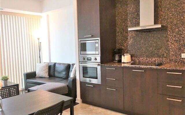 Lavish Suites - Luxury One Bedroom Condo