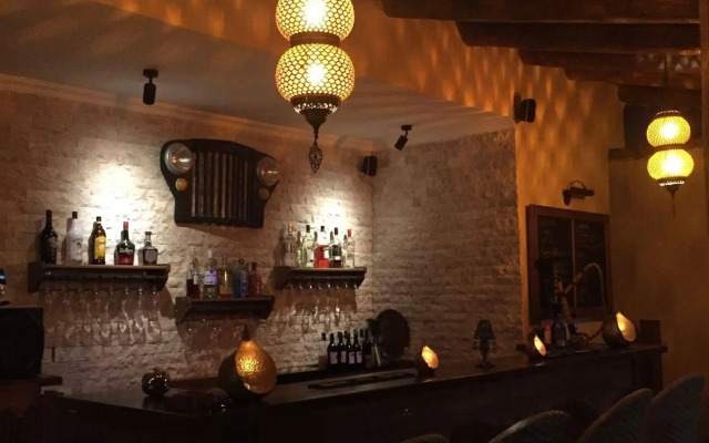 Dardanos Hotel