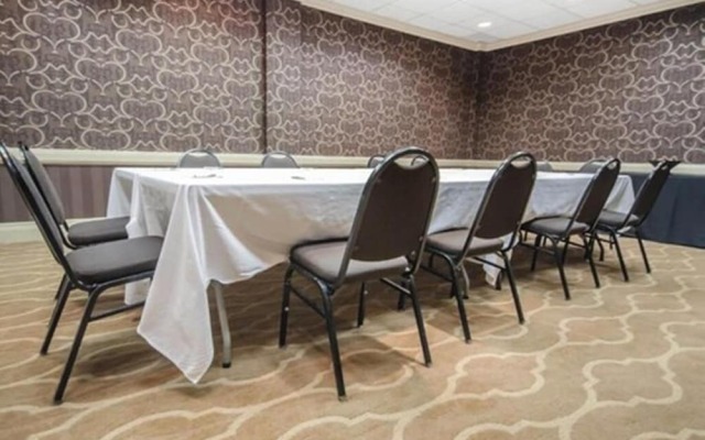 Holiday Inn Louisville-north (clarksville)