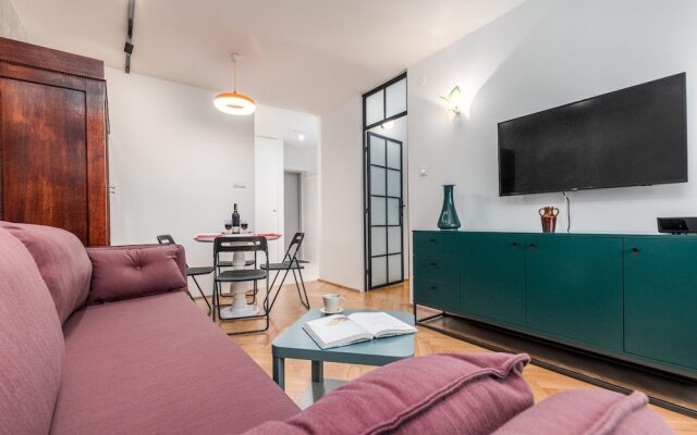 Apartment Plac Dabrowskiego by Renters