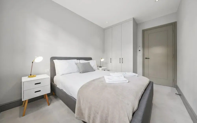 2 Bed Lux Apartments near Central London FREE WIFI by City Stay Aparts London
