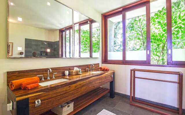 The Colonnade by Exotiq Villa Holidays