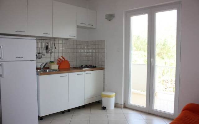 Apartments Miki Pag