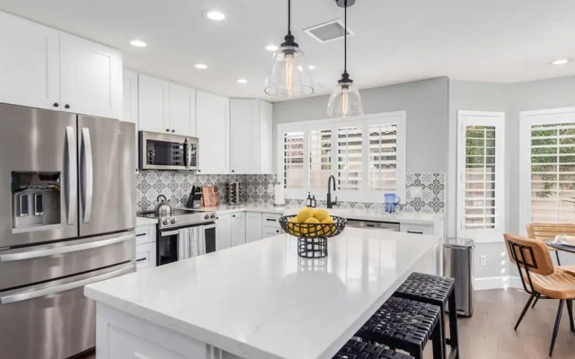 Greenway Park Retreat Al-fresco Living Heated Pool