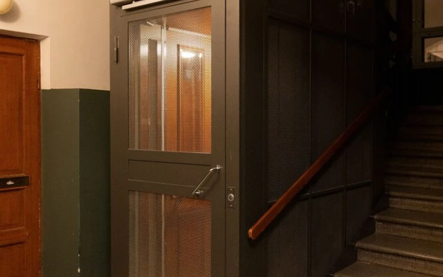 2ndhomes Center Home w Sauna & Balcony