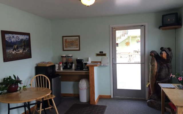 Americas Best Value Inn Salmon