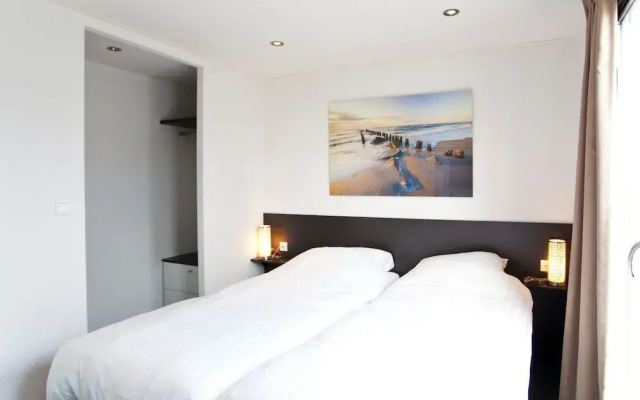Modern Holiday Home 600 m From the sea