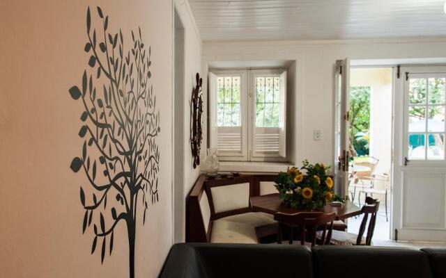 Guest House Casa Amarela