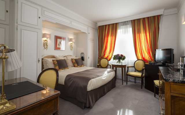 Majestic Hotel - SPA Champs Elysées