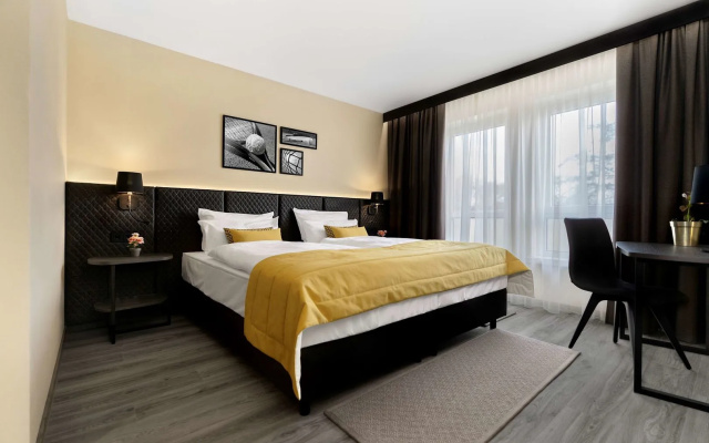 Court Hotel