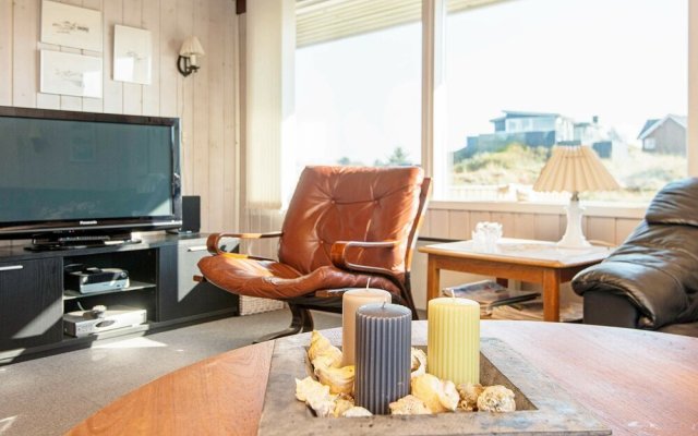 6 Person Holiday Home in Fanø