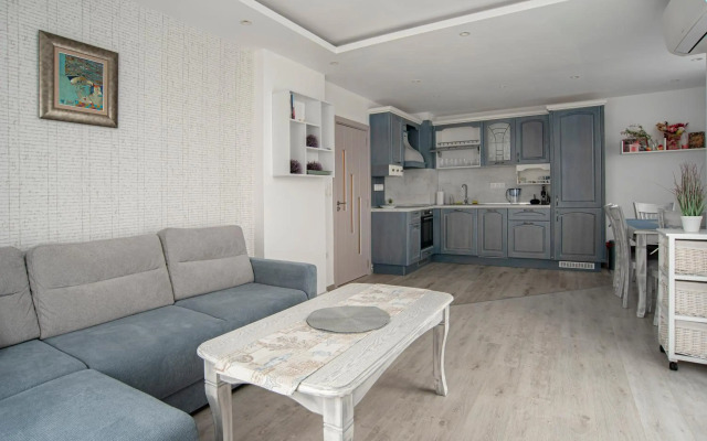 Sunny & Stylish Brand new 2bdr Apartment + Parking