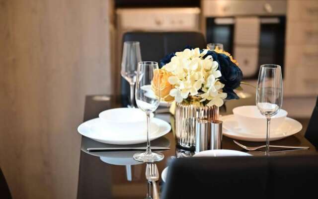 Livestay - Modern Spacious 2 Bed 2 Bath Apartment