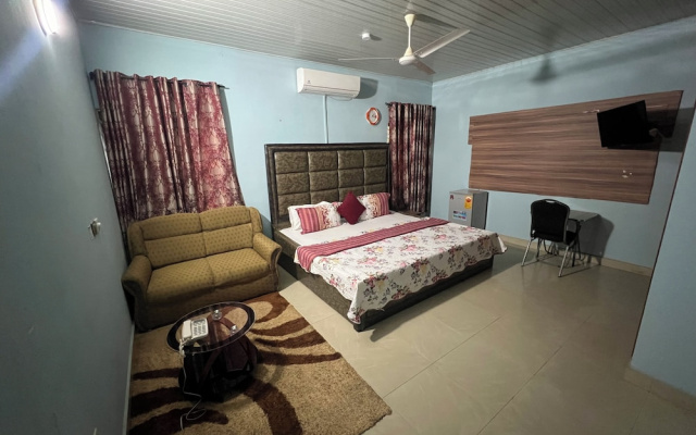 Paskandy Hotel
