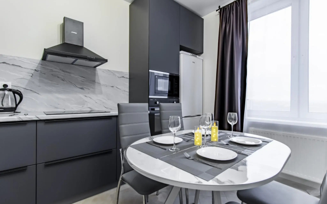 Vegas apartments (Вегас апартментс) на улице Александра Хохлова 7